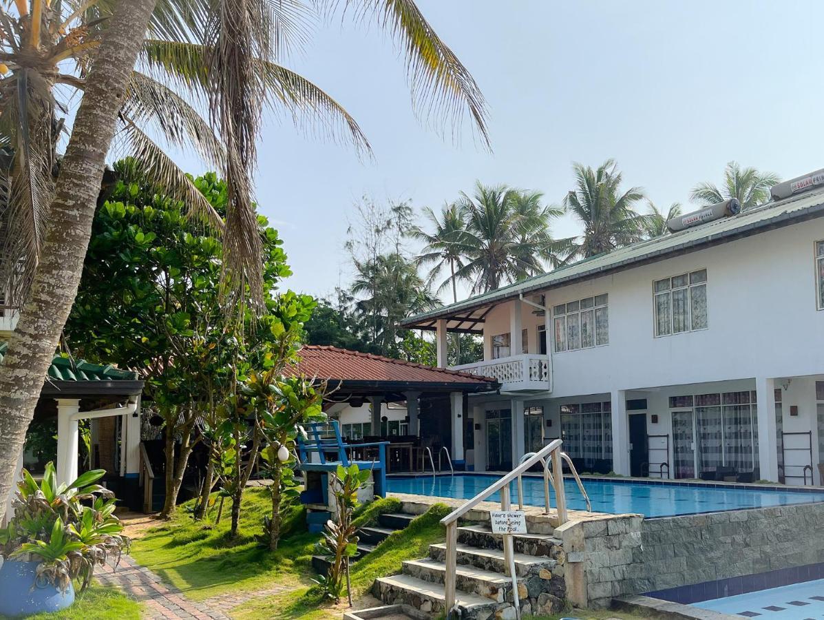 Pearl Island Beach Hotel Hikkaduwa Extérieur photo