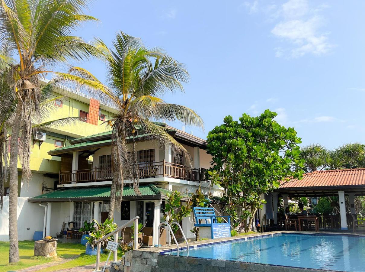 Pearl Island Beach Hotel Hikkaduwa Extérieur photo